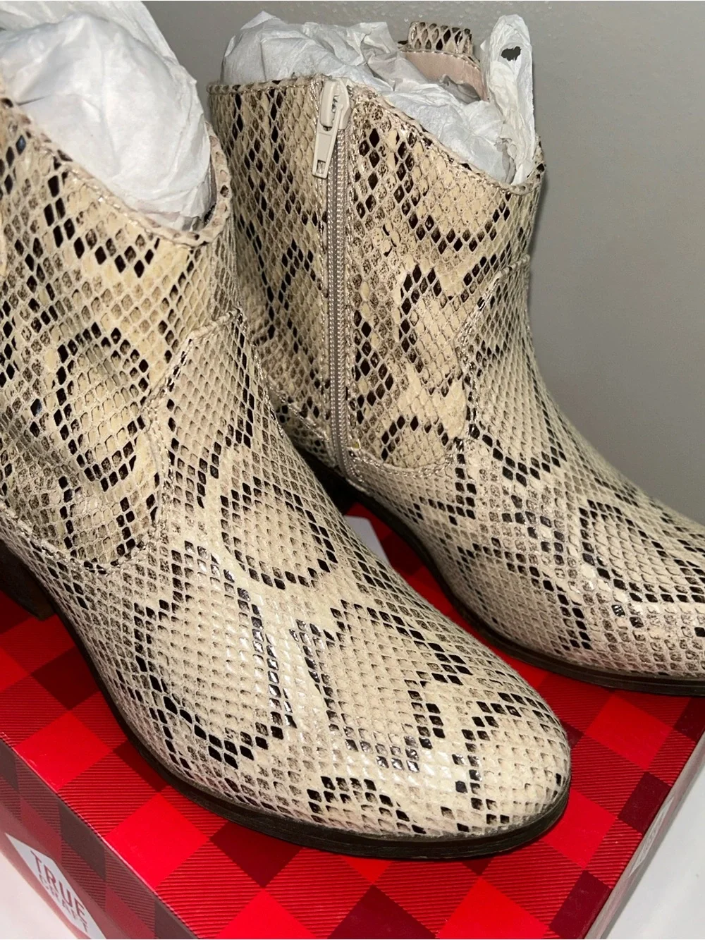 True Craft faux snakeskin
